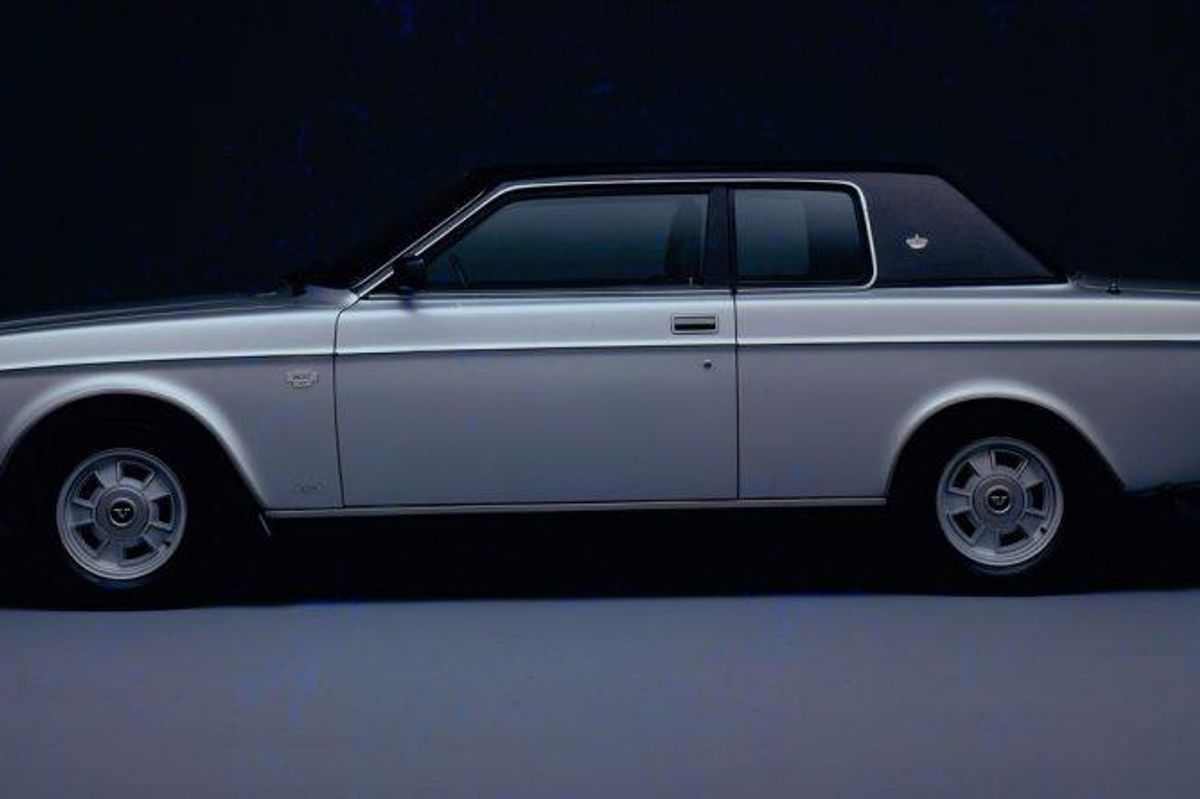 A Solid Swede with Italian Tailoring: Forty Years of Volvo's 262C Bertone