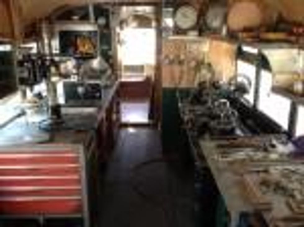 Von Dutch Bus Restoration Crew - Grey –